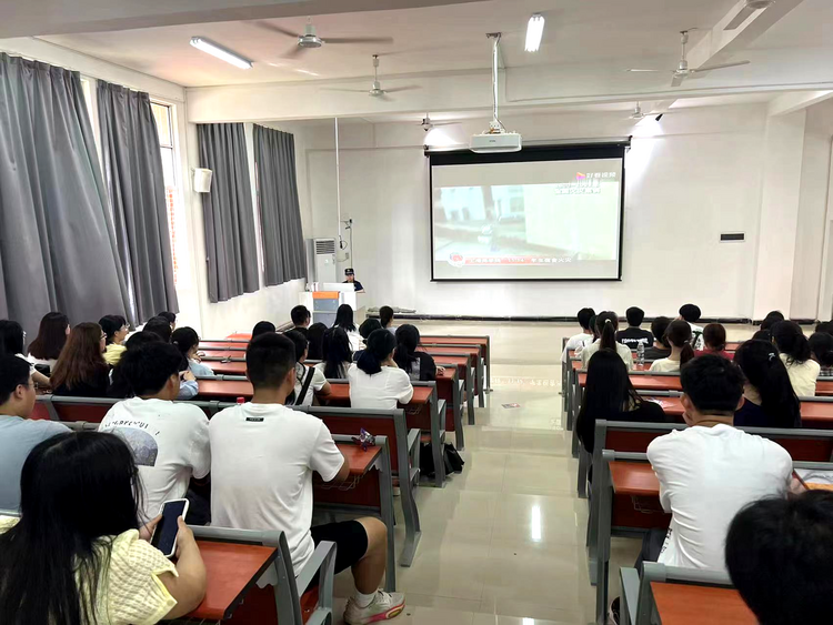 南昌安義縣消防救援大隊深入南昌職業大學開展消防安全知識宣講_fororder_71