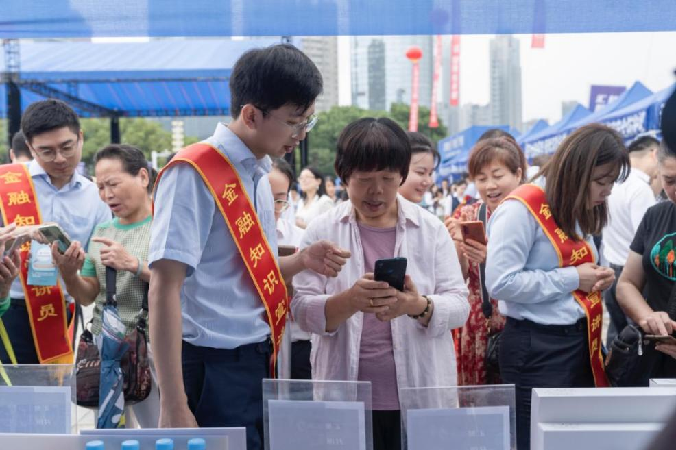 浦發銀行南昌分行：當好金融知識宣講員 做好金融消保宣傳_fororder_圖片2