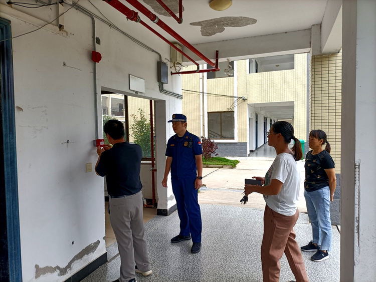 贛州寧都縣消防救援大隊深入轄區敬老院開展安全指導服務_fororder_52