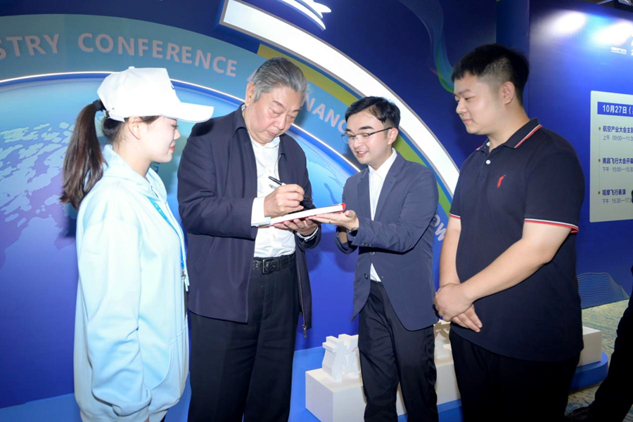江西：走近“幕後英雄” 為現代學子點讚_fororder_52