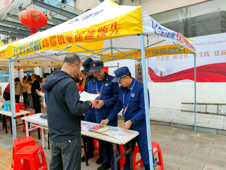 贛州寧都消防：“擺攤設點”送平安 助推“119”宣傳月活動_fororder_61