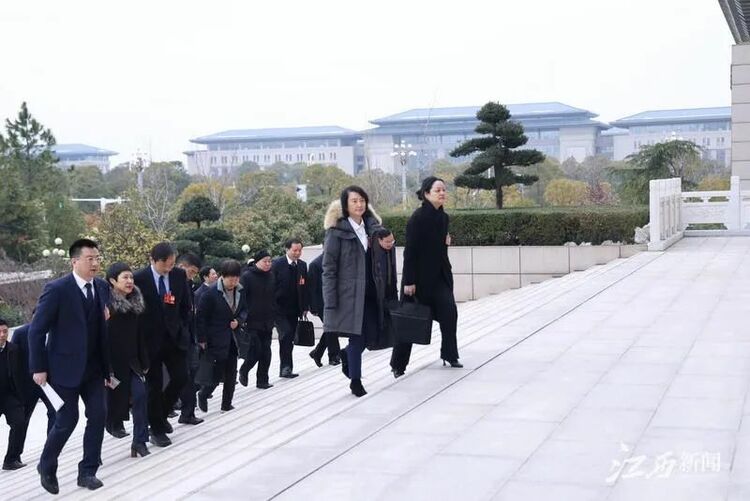 江西省十四屆人大二次會議在南昌勝利閉幕