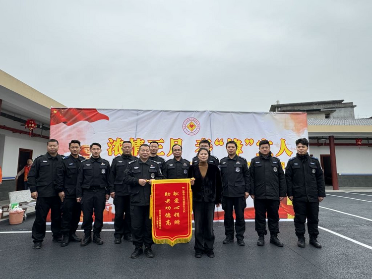 江西宜春特警開展學雷鋒志願服務活動_fororder_14