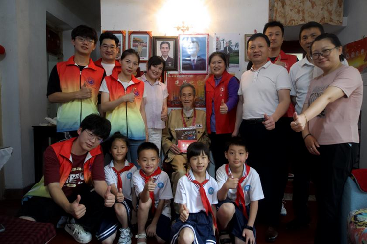 南昌工學院大思政志願服務隊慰問抗美援朝老兵_fororder_圖片8