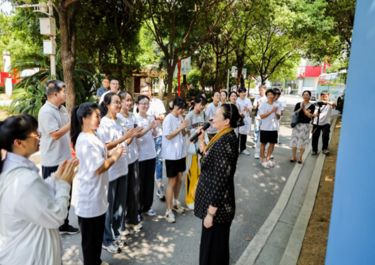 南昌應用技術師範學院黨委書記帶隊赴光明社區開展暑期大思政實踐活動_fororder_圖片8