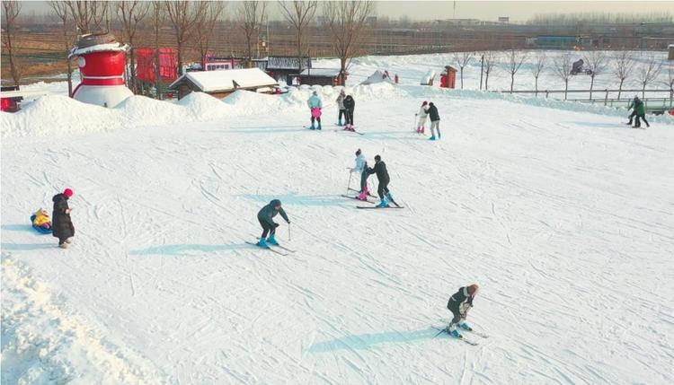 盤錦：古鎮裏感受冰雪樂趣