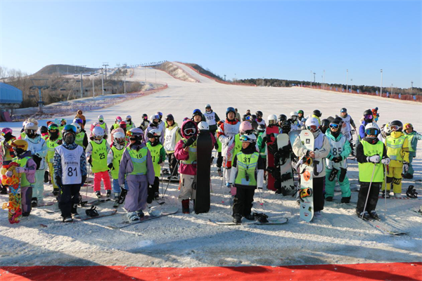 （待核實）“綻放冰雪活力、共享全民健身”阜新市冰雪運動會舉行_fororder_阜新國魁1