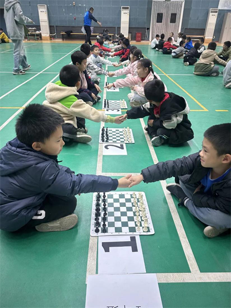 瀋陽蓮花街小學舉行第二屆“蓮花杯”國際象棋班級對抗賽