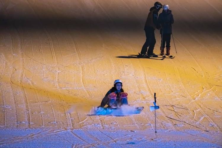 營口鲅魚圈：滑雪熱度不減