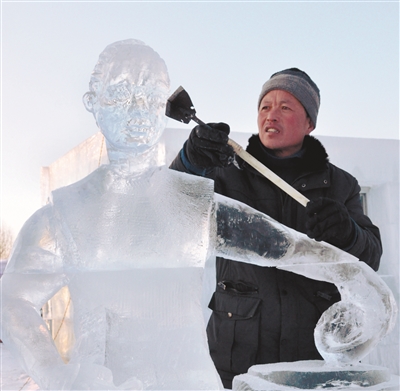 瀋陽：一錘一鑿間 他們在冰雪中雕梁畫棟