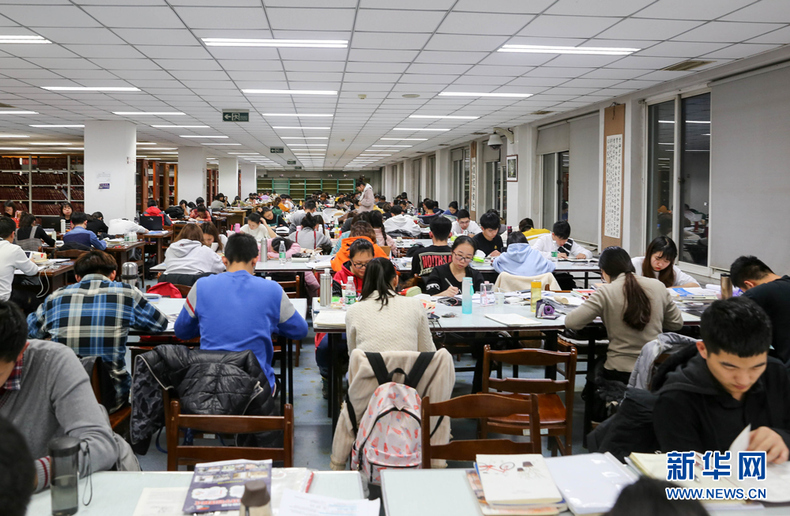 考研倒計時 圖書館內學習忙