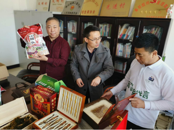 遼寧省旅遊商品協會走近第一書記 尋找遼寧“好賀兒”