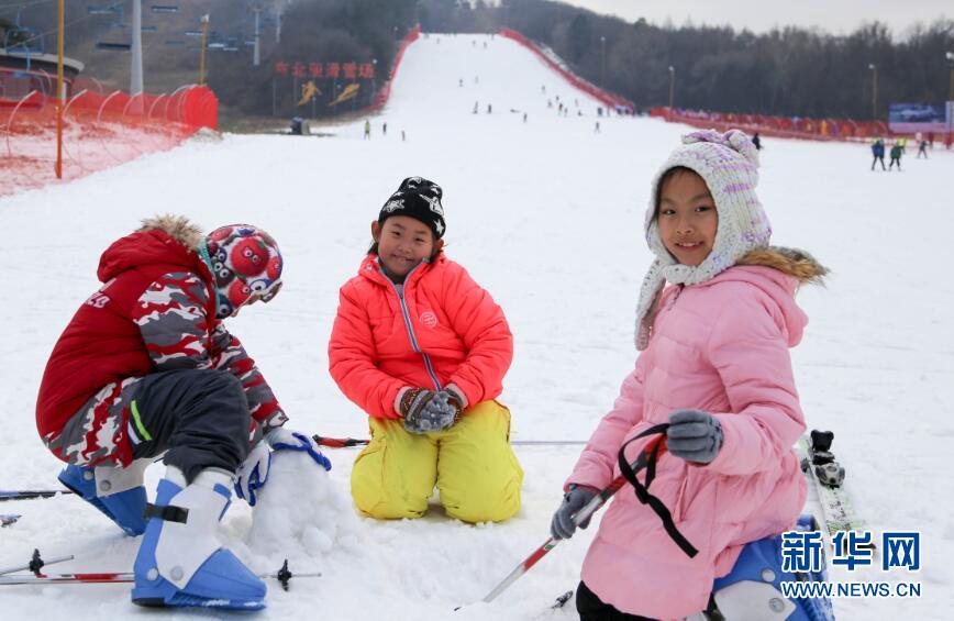 “滑雪季”感受冰雪魅力