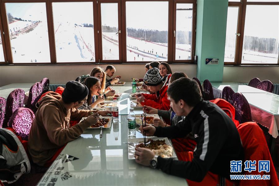 俄羅斯姑娘安吉麗娜：滑雪外教初體驗