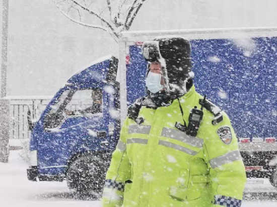 （已過審）【B】大連風雪中的別樣“警”色