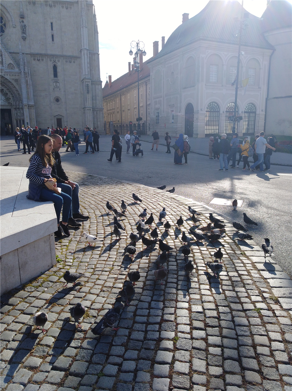 The square before the Zagreb Cathedral, Croatia_fororder_2聖母升天大教堂前的廣場