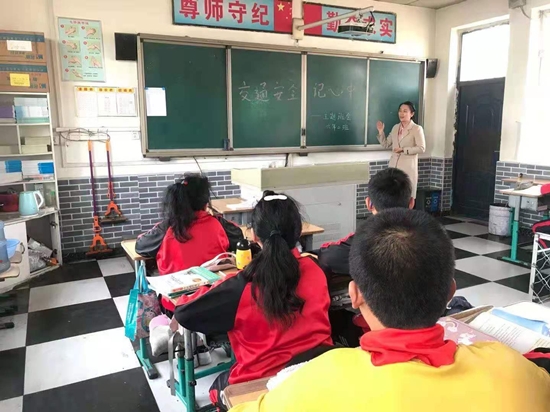 中小學生安全教育日：鐵嶺市昌圖縣十八家子鎮中心小學開展“遵守交通信號 安全文明出行”主題活動_fororder_圖片3