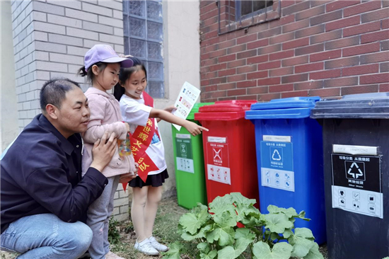 瀋陽中小學生用百餘件作品為垃圾分類助力_fororder_垃圾分類1