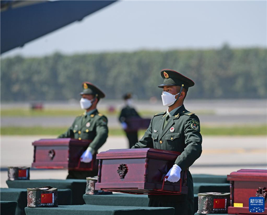 第八批在韓中國人民志願軍烈士遺骸回國_fororder_益海14