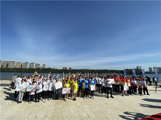 首屆渾南區創新教育集團與智慧教育集團賽艇挑戰賽在渾河開賽_fororder_2