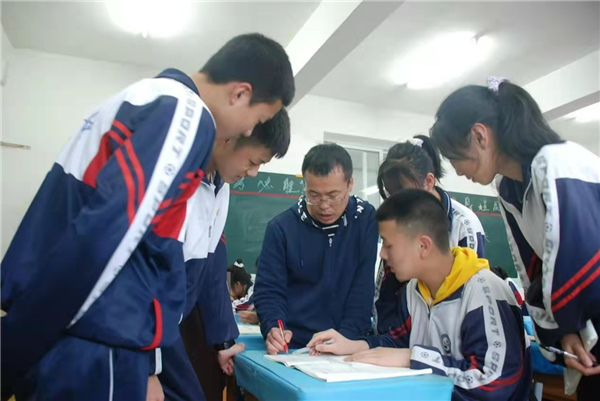 本溪開展向“全國教書育人楷模”張萬波學習活動_fororder_教育圖