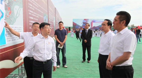 丹東邊境經濟合作區狠抓項目年建設 舉行重點項目集中開工儀式_fororder_圖片2