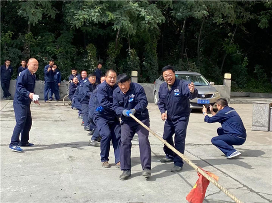 遼寧萊河礦業舉行“迎國慶、鼓幹勁、創佳績”拔河比賽_fororder_a33044484c3524209c187e83b6329f3