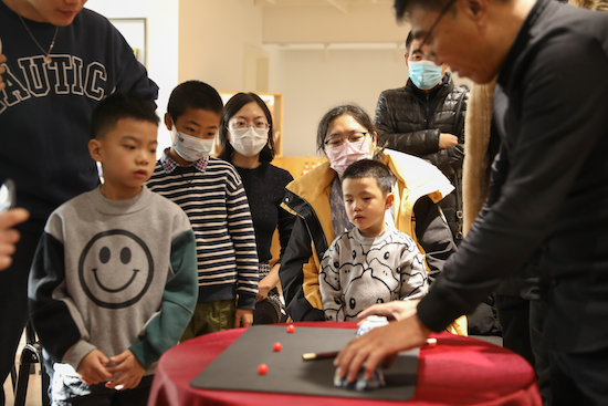 （等圖）紀念建黨100週年遼寧非遺作品展暨“匠心築夢”中國脫貧攻堅民間藝術作品展遼寧獲獎作品展閉幕式在沈舉行_fororder_圖片1