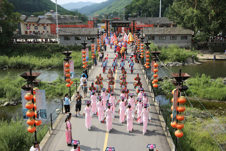 寬甸文化旅遊出新政 丹東人可半價遊青山溝