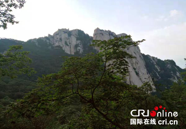 丹東鳳凰山： “國門第一山”展險峻風采