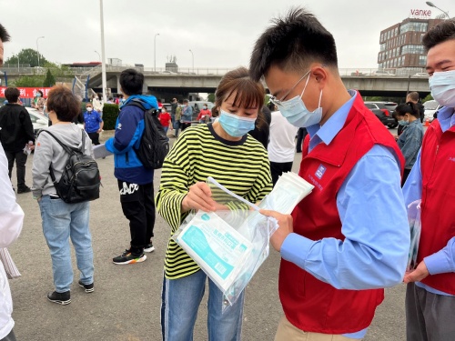 7年溫暖相伴 中建二局土木集團公司愛心助考在行動