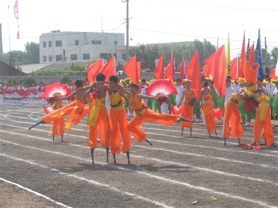 鞍山市千山區入圍全國義務教育優質均衡先行創建縣（市、區、旗）名單_fororder_具有地方特色的“高蹺課”。供圖 千山區教育局