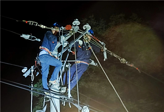 國網瀋陽供電公司：680人雨夜奮戰 守護沈城光明_fororder_微信圖片_20220708111219