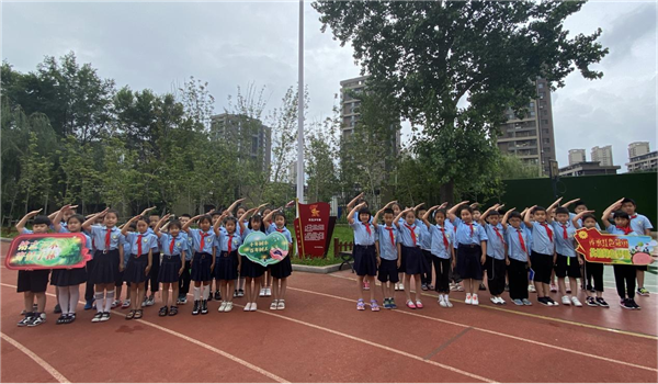 瀋陽市勳望小學建農分校：紅楓樹下添心意 蔭蔭處處育棟樑_fororder_楓樹1