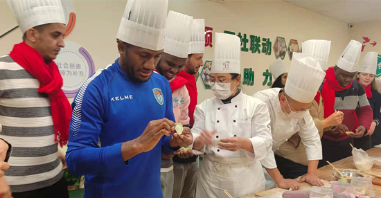 在遼留學生走進瀋陽牡丹社區 點讚社區建設感受民生溫度_fororder_牡丹4