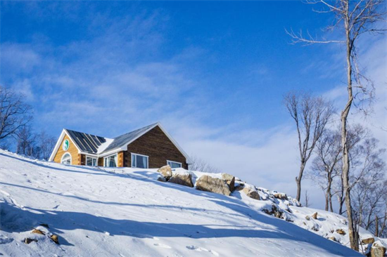 丹東寬甸天橋溝滑雪旅遊度假地：體驗阿爾卑斯山脈同一緯度的暢快_fororder_圖片1