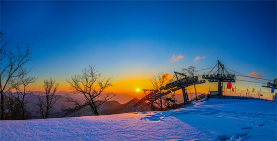 丹東寬甸天橋溝滑雪旅遊度假地：體驗阿爾卑斯山脈同一緯度的暢快_fororder_圖片4