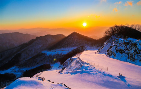 丹東寬甸天橋溝滑雪旅遊度假地：體驗阿爾卑斯山脈同一緯度的暢快_fororder_圖片5