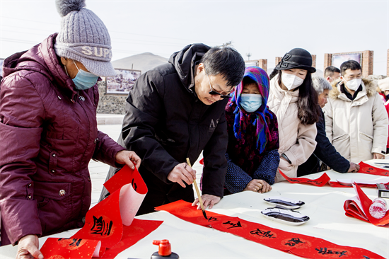 錦州虎溪民俗文化村迎新春大地攝影藝術展啟幕_fororder_圖片4