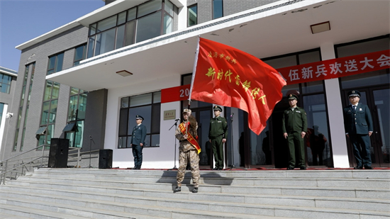 遼寧省多地組織“沿著雷鋒足跡建功軍營 弘揚雷鋒精神投身振興”新兵歡送儀式_fororder_部隊3