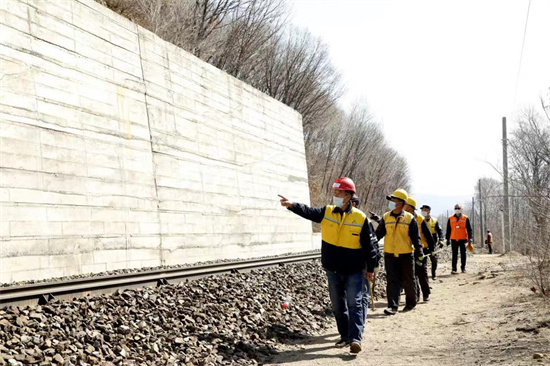 中國鐵路瀋陽局集團有限公司  強化檢查維修整治築牢防洪安全屏障_fororder_微信圖片_20230324161212