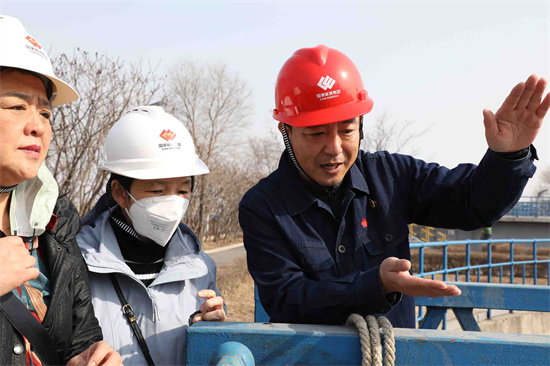 瀋陽：志願者現場觀摩城市生活污水變清流_fororder_微信圖片_20230307163955