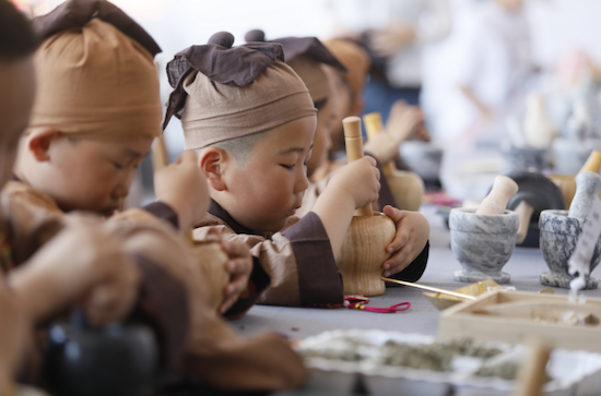 “品草藥芬芳 傳中醫國粹”瀋陽市遼中區首屆中醫藥文化節開幕_fororder_圖片35