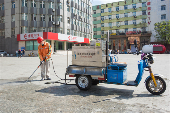 瀋陽于洪區城管環衛：“水洗”街路見底色 潔凈城市“煥”新顏_fororder_環衛2