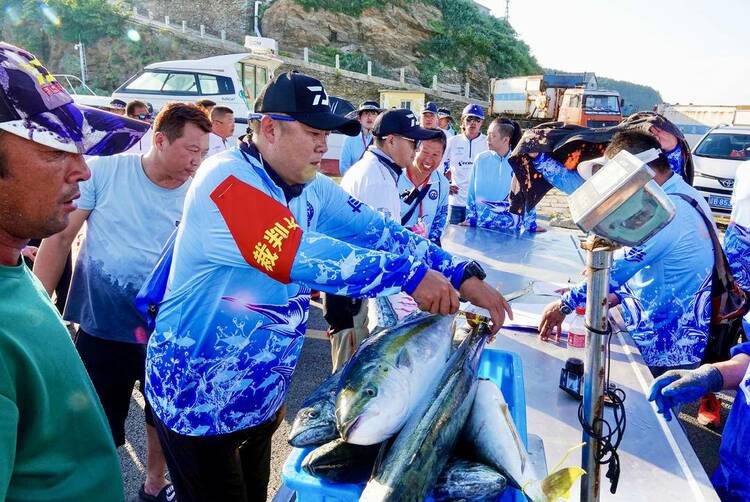 大連：海釣賽手，拋竿競技