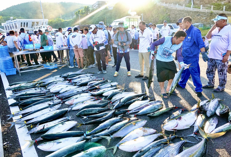 大連：海釣賽手，拋竿競技