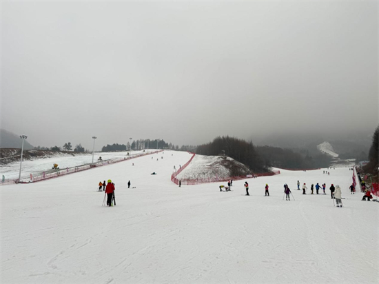 地處北緯41°至43°黃金滑雪旅遊帶 本溪大力發展冬季冰雪旅遊經濟_fororder_本溪加急4