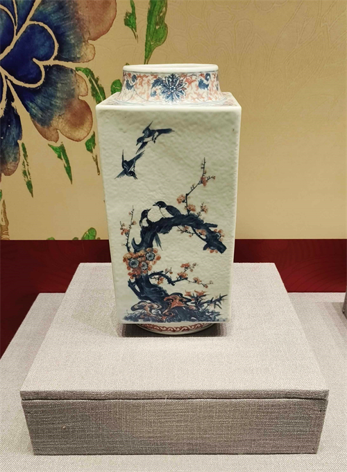 展現花絲鑲嵌非遺技藝 “金縷風尚——古今藝術品傳承與對話”展在瀋陽故宮開展_fororder_故宮3_副本