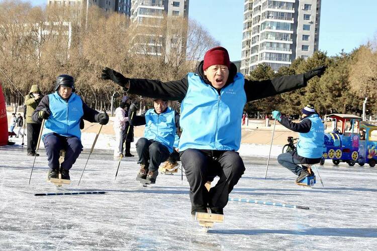 老遊戲新趣味，“單腿驢”亮相朝陽冰雪健身節