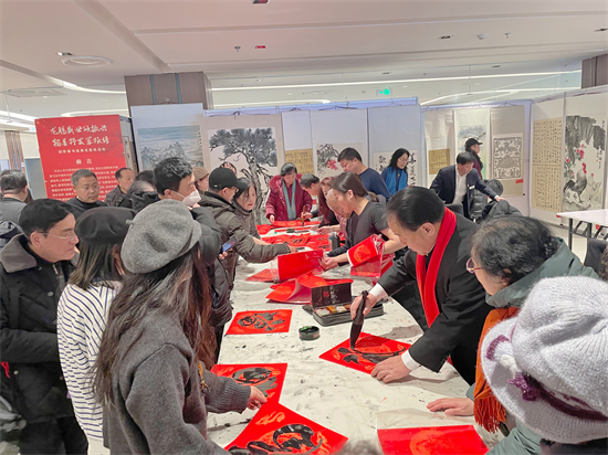 “龍騰盛世頌振興 翰墨抒發軍旅情”迎新春書畫展覽惠民活動成功舉辦_fororder_微信圖片_20240129145036